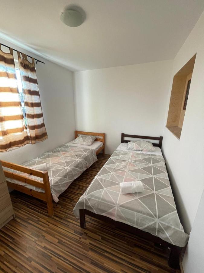 Apartment Ground Floor With Parking Erny Pula Exterior photo