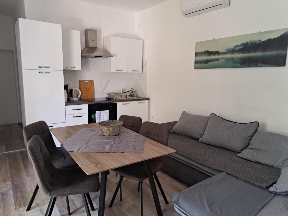 Apartment Ground Floor With Parking Erny Pula Exterior photo